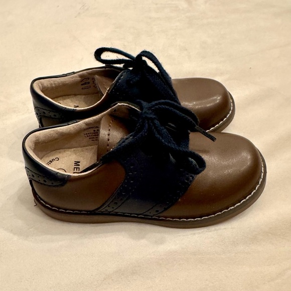 NWOB! Footmates Connor Classic Brown and Navy Saddle Shoes, sz 9 (Toddler) - Picture 2 of 8